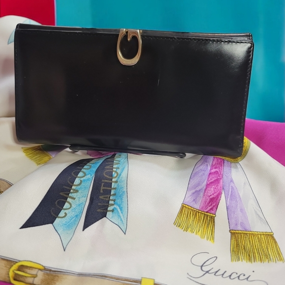 Gucci Handbags - GUCCI VTG WALLET Black leather calfskin G logo bracket and GUCCI VTG Silk Scarf